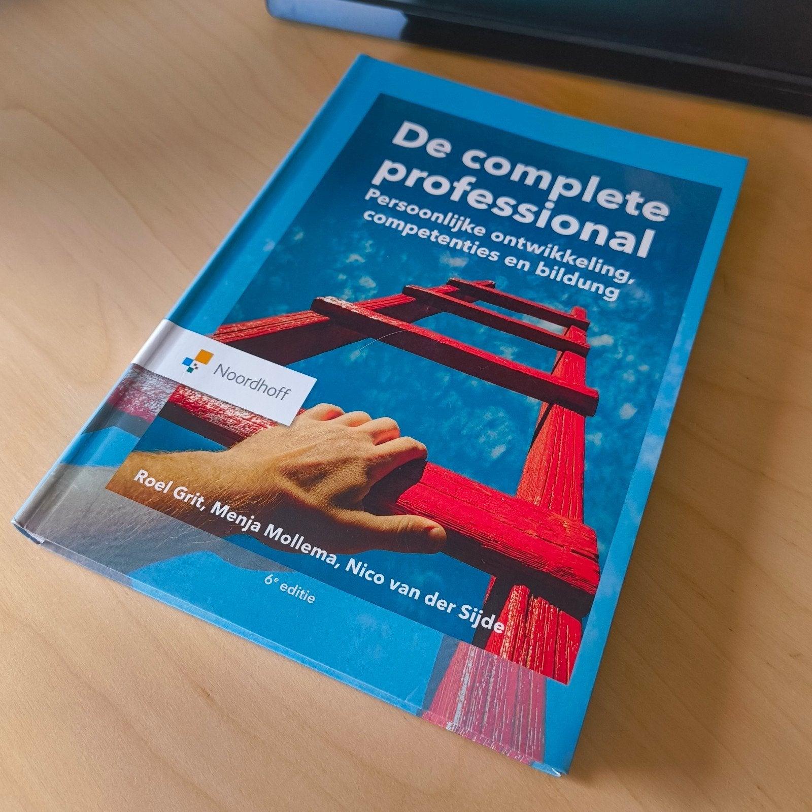 De Complete Professional - Roel Grit et al. 6e editie, Boeken, Studieboeken en Cursussen, Zo goed als nieuw, Roel Grit, Menja Mollema, Nico van der Sijde