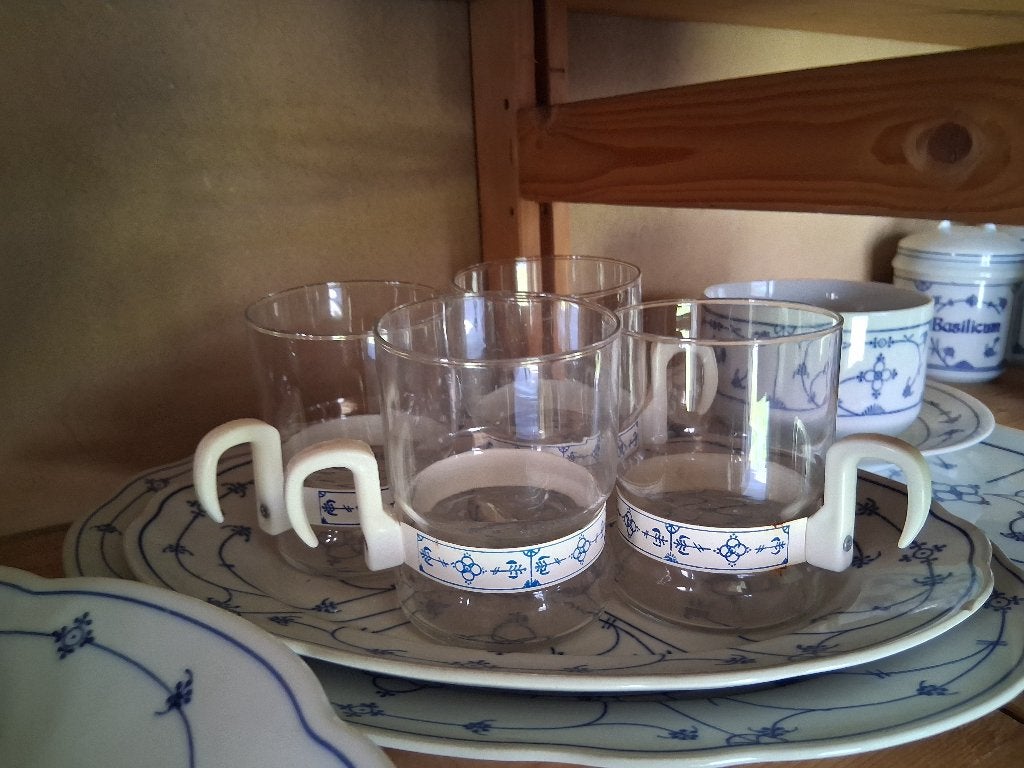 saks blauw theeglas passend bij Jager/ kahla servies, Huis en Inrichting, Keuken | Servies, Ophalen of Verzenden, Gebruikt, Overige stijlen