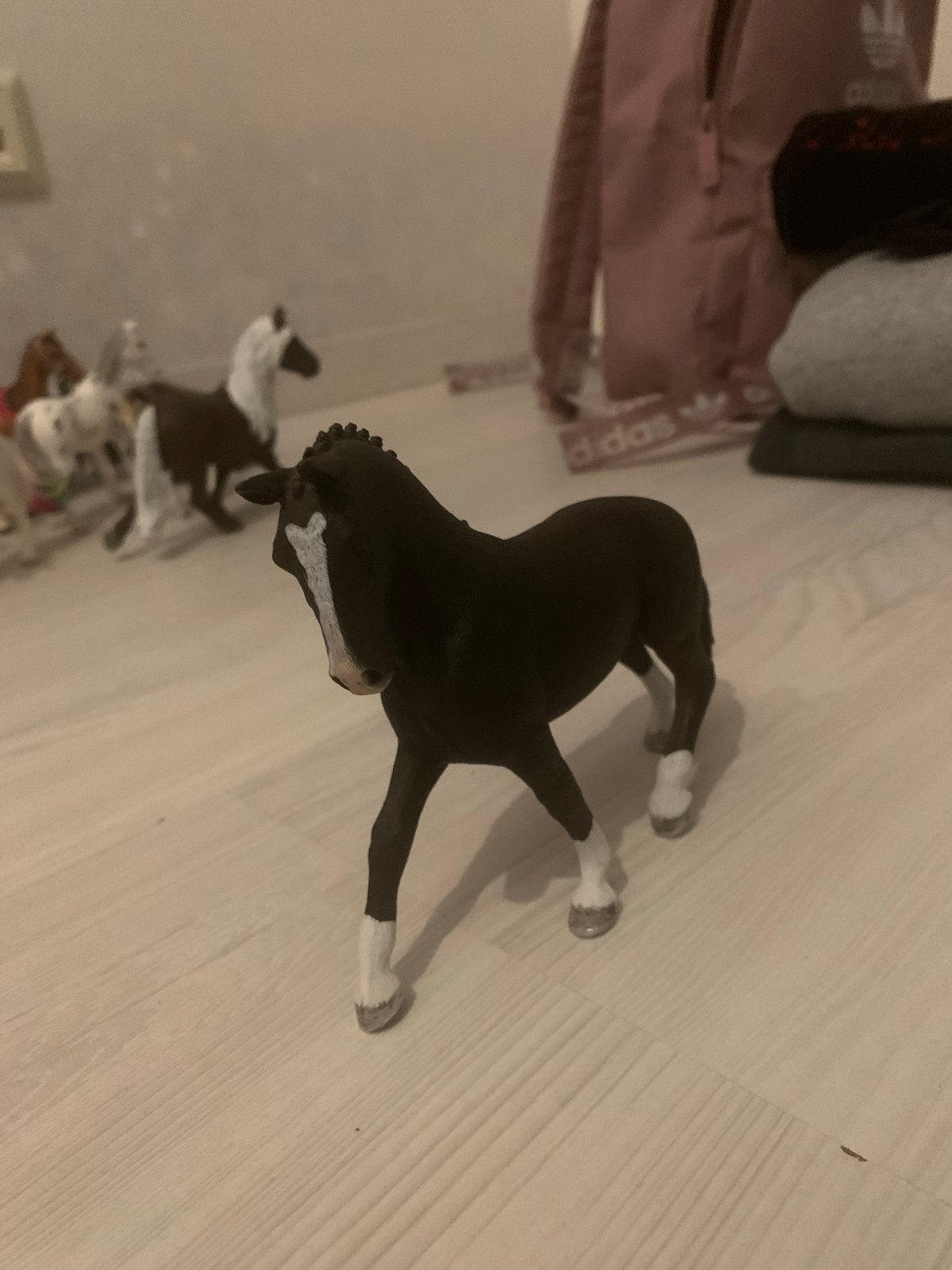 Schleich Hannover merrie zwart 13927, Ophalen of Verzenden, Zo goed als nieuw, Jongen of Meisje