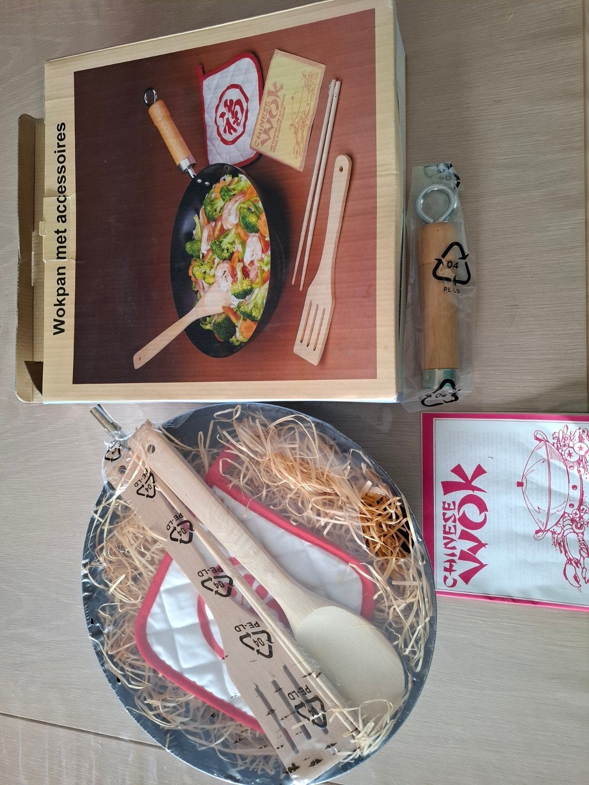 Wokpan met accessoires - Nieuw in verpakking, Ophalen