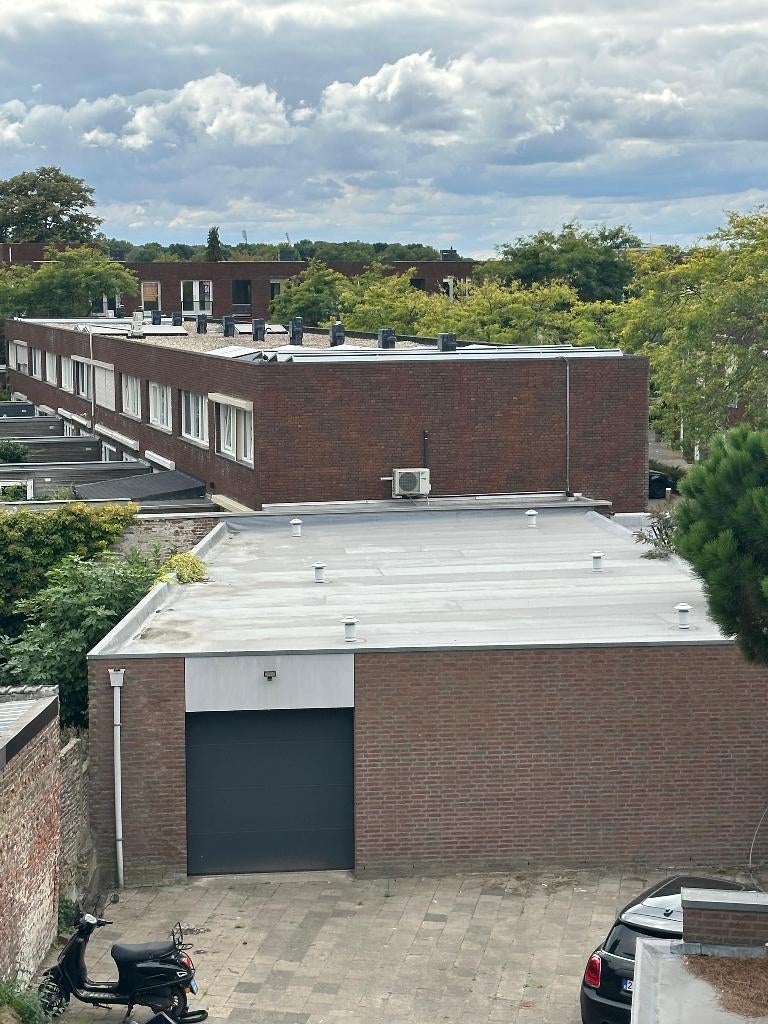 Garage 90m2 te huur 895 per mand, Ophalen, Zo goed als nieuw