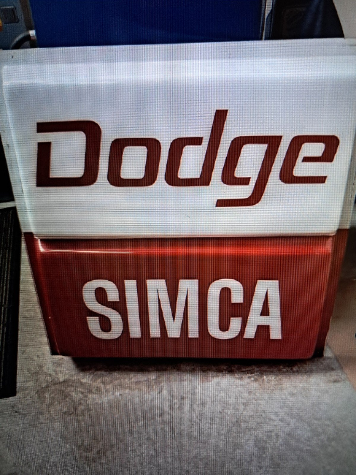Oude zeldzame Simca / Dodge lichtbakplaat in nieuw staat., Verzamelen, Merken en Reclamevoorwerpen, Ophalen, Eu, Gebruikt, Eu