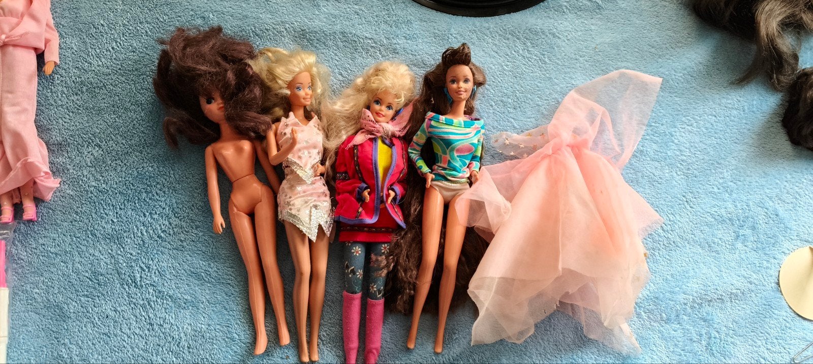 Vintage Barbie en fleur met kleding, Ophalen of Verzenden, Gebruikt, Fashion Doll