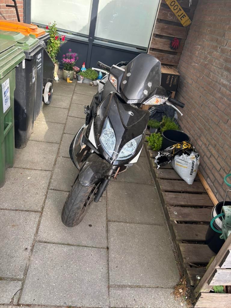 Kymco voor de klusser (mag ook in onderdelen weg), Fietsen en Brommers, Scooters | Yamaha, Ophalen, Zo goed als nieuw, Benzine