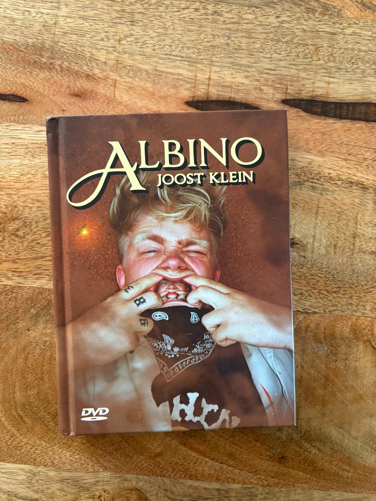 Albino - Joost Klein (2018), Boeken, Ophalen of Verzenden, Gelezen