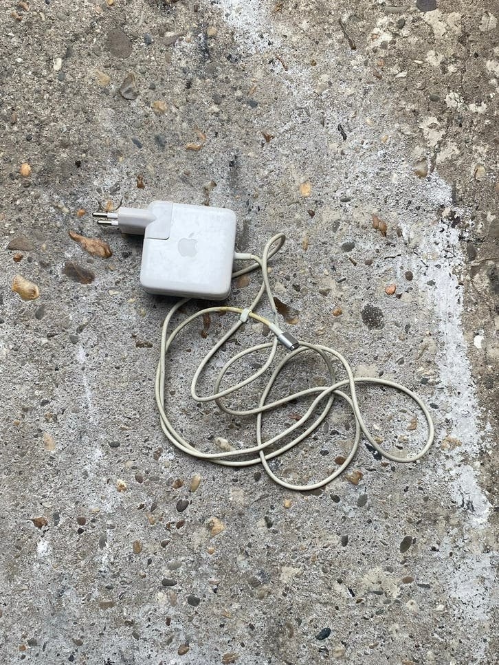 Apple MagSafe 1 Oplader/Adapter (60W), Computers en Software, Laptop-opladers, Ophalen of Verzenden, Gebruikt