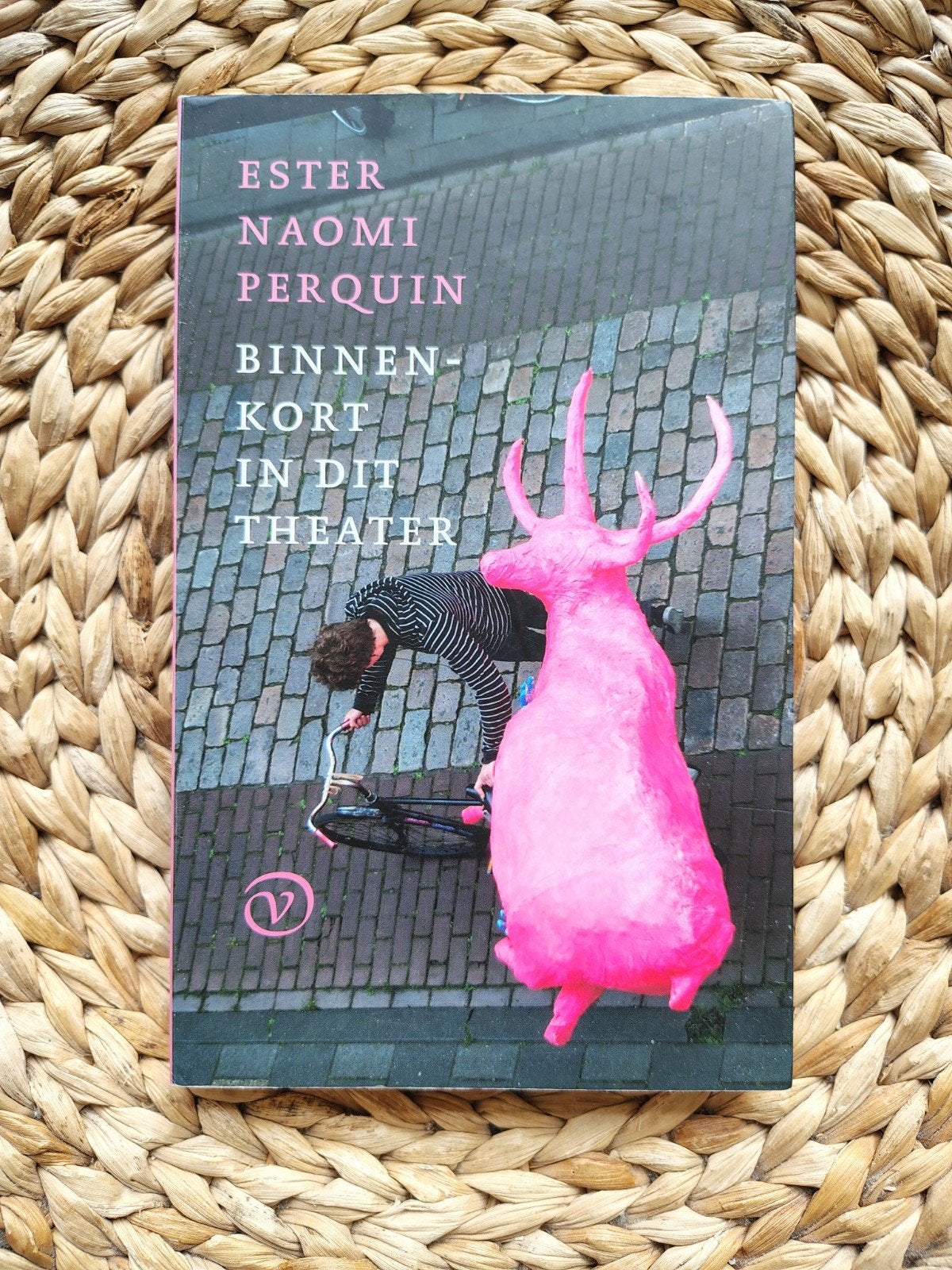 Ester Naomi Perquin - Binnenkort in dit theater, Ophalen of Verzenden, Zo goed als nieuw