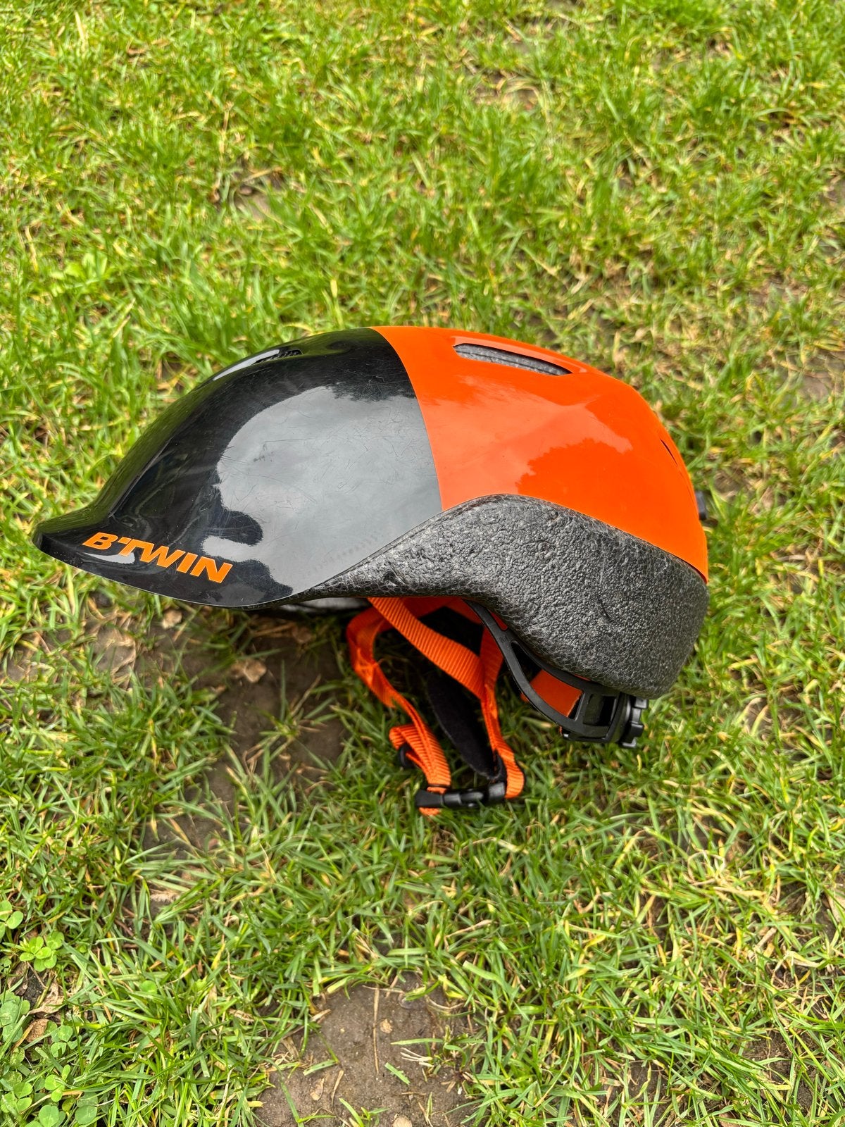 B'Twin Fietshelm Oranje/Zwart Maat M (53-56 cm), Fietsen en Brommers, Fietsaccessoires | Fietshelmen, Ophalen of Verzenden, Zo goed als nieuw