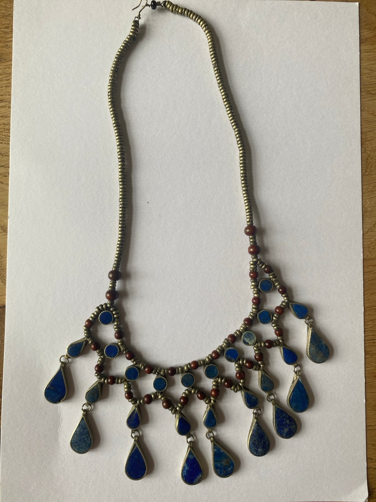 Vintage ketting met lapis lazuli  en houten kralen, Sieraden, Tassen en Uiterlijk, Kettingen, Gebruikt, Blauw, Ophalen of Verzenden