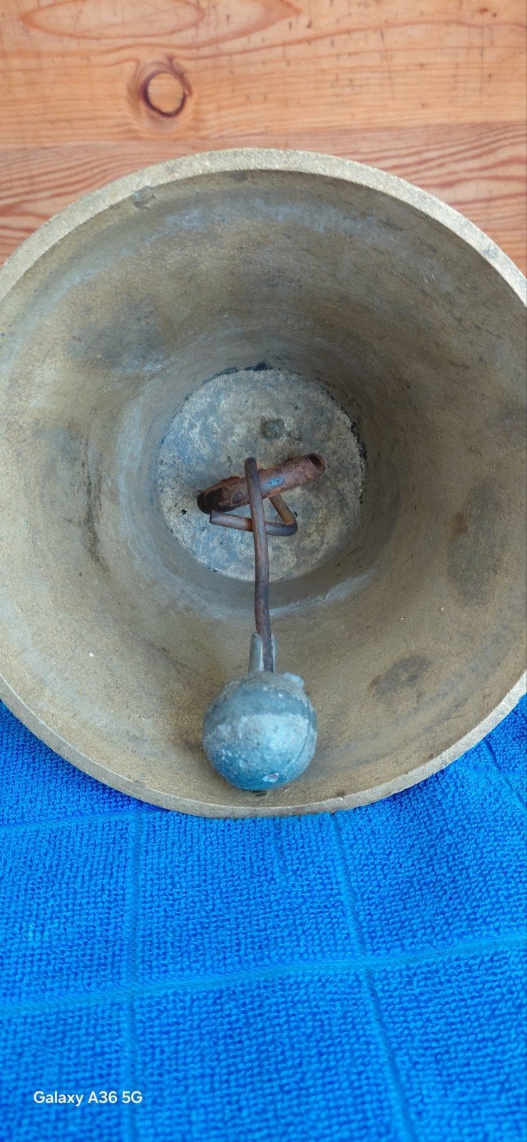 antieke bronzen schoolbel met nummer '24', Verzenden, Brons
