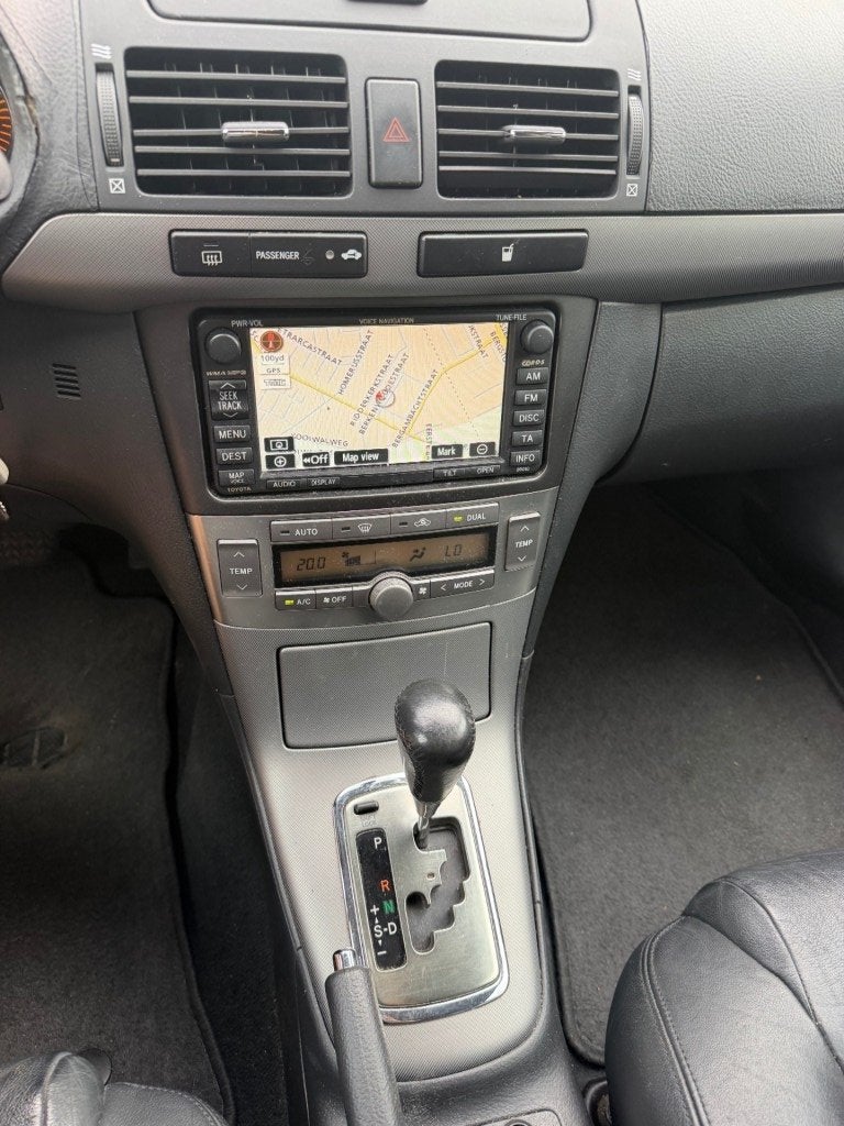 Toyota AVENSIS 2.4 VVTi Luna Business LEER NAVI CLIMA PDC TR, Auto's, Toyota, 4 cilinders, 163 pk, 2362 cc, Euro 4
