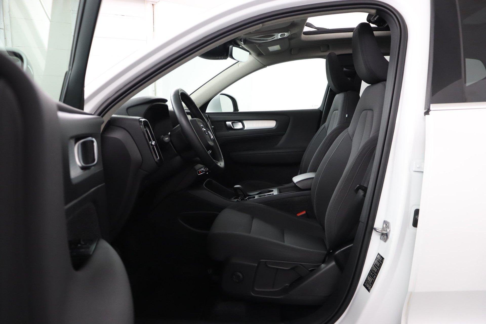 Volvo XC40 1.5 T4 Recharge Inscription Expression |Parelmoer, Stof, Euro 6, 1712 kg, Wit