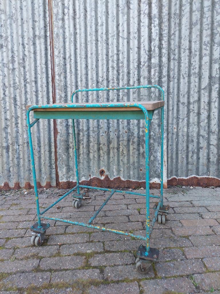 Industriële trolley BLOSSOM BROCANTE, Huis en Inrichting, Tafels | Sidetables, Gebruikt, 25 tot 50 cm, 50 tot 100 cm, Rechthoekig