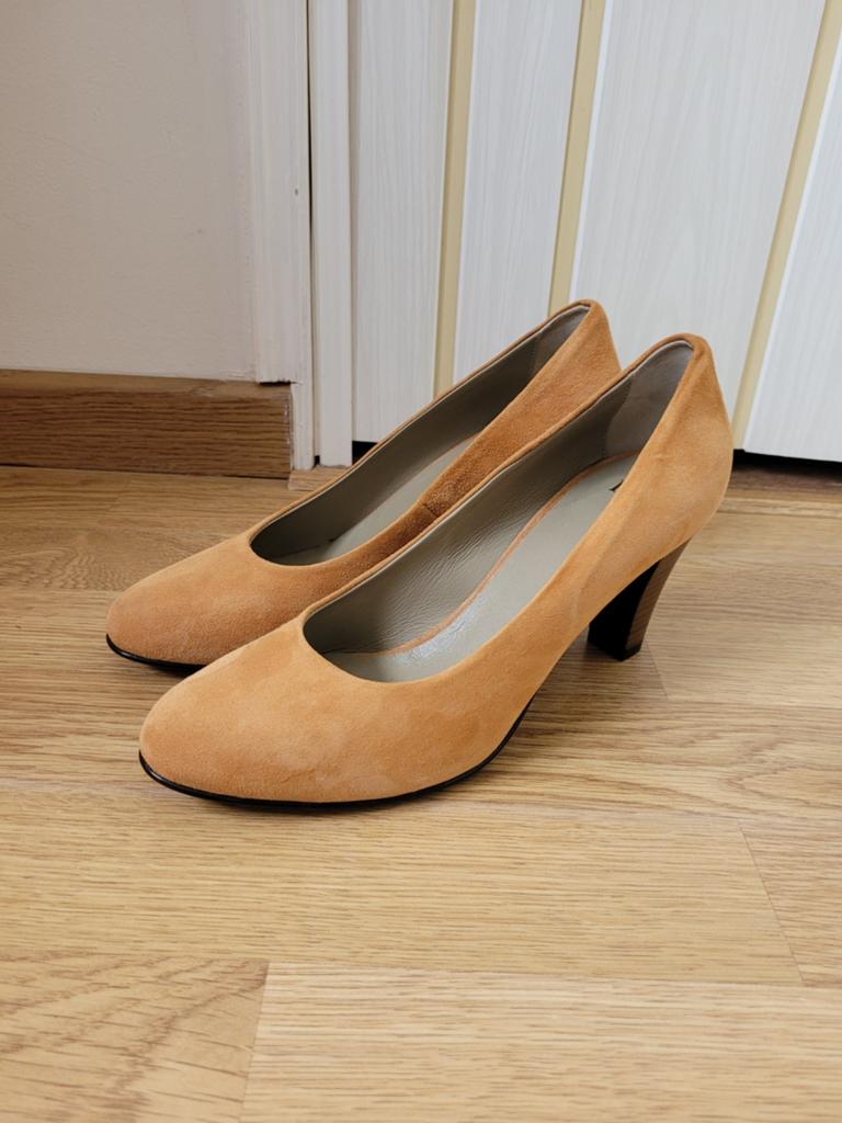 Noe leren pumps suede bruin maat 39 nieuw, Kleding | Dames, Schoenen, Pumps, Bruin, Ophalen of Verzenden, Zo goed als nieuw