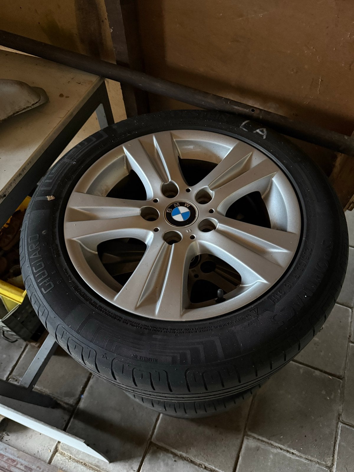 BMW 16 inch velgen met Vredestein zomerbanden (1 serie E81/E, Auto-onderdelen, Ophalen, Gebruikt, 16 inch, Banden en Velgen