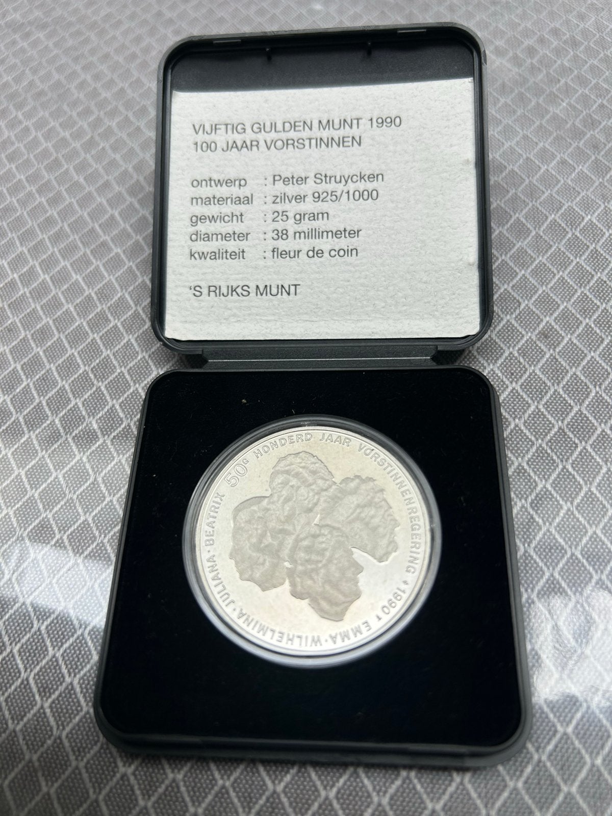 1990 Zilveren Vijftig Gulden Munt - 100 Jaar Vorstinnen, Koningin Beatrix, Zilver, Ophalen of Verzenden, Losse munt
