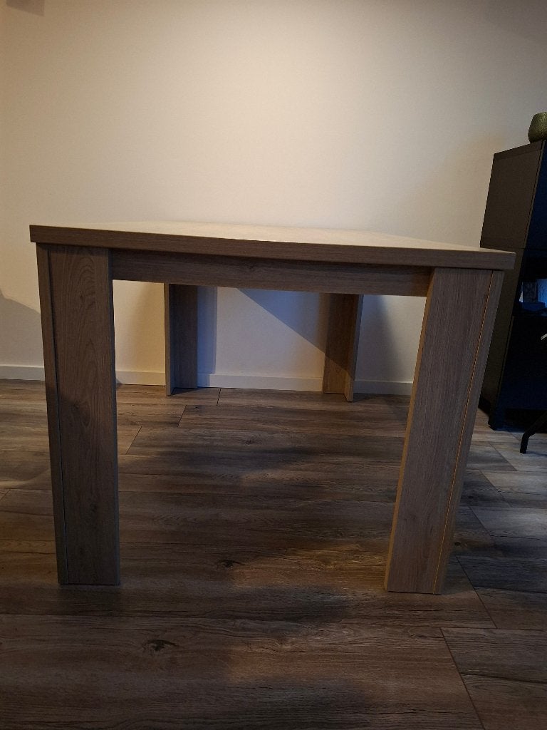 Foto 2 van Eettafel Houtkleur Rechthoekig