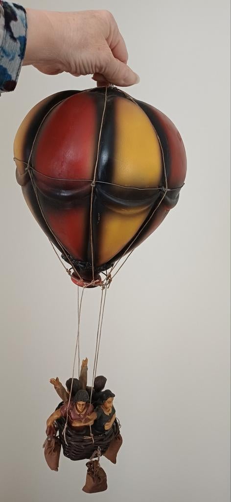 Decoratieve heteluchtballon met figuren, Ophalen of Verzenden
