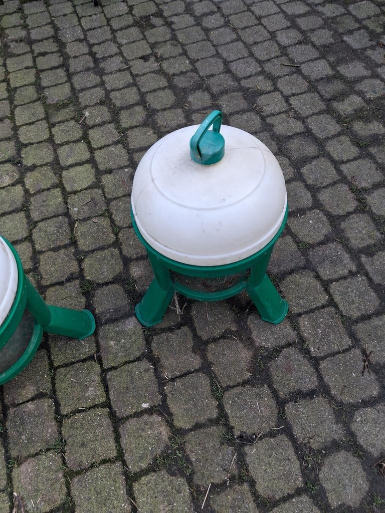 Drinkwater silo voor de kippen, Ophalen