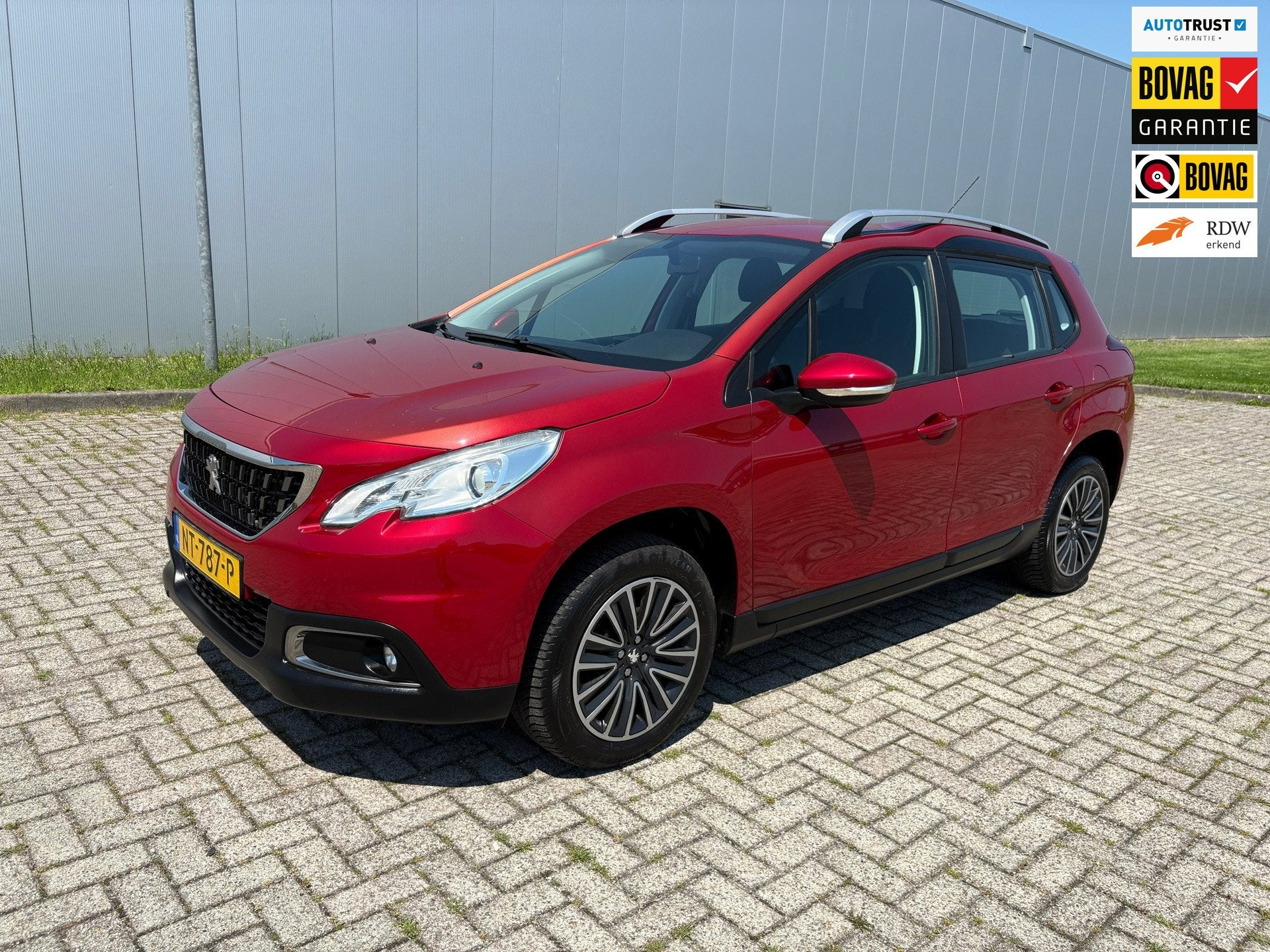 Peugeot 2008 1.2 PureTech Blue Lion , Airco, Navigatie, Euro 6, Origineel Nederlands, Bedrijf, Handgeschakeld