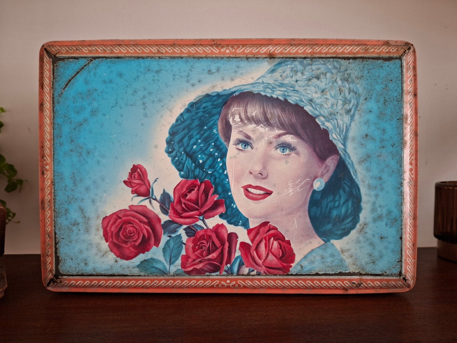 Vintage Lonka blik A4 formaat met dame en rozen, Ophalen of Verzenden, Gebruikt, Overige, Overige merken