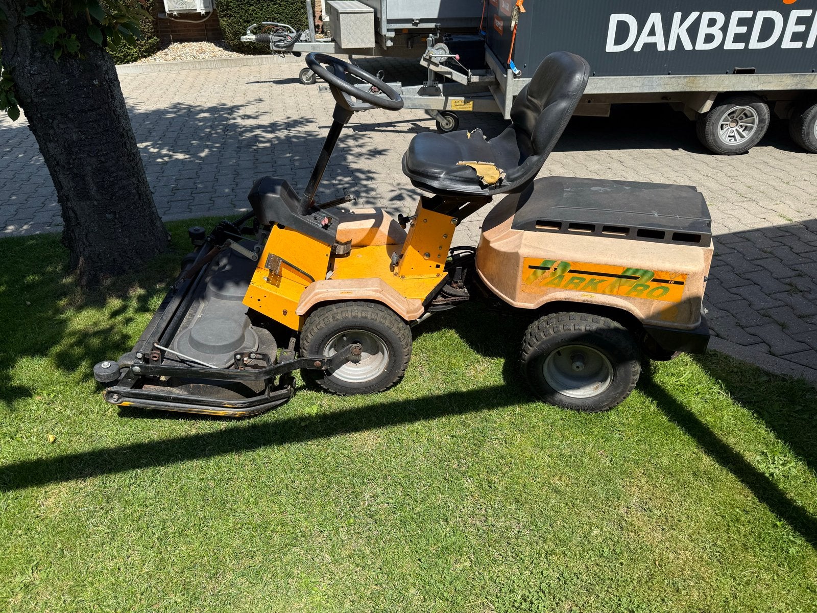Stiga Park Pro 2 Cilinder Hydrostaat, Ophalen, Cirkelmaaier, Gebruikt, Benzine-grasmaaier