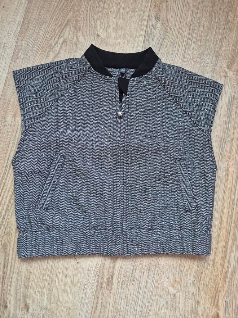 Nieuwe grijze jas/vest maat 110/116 zonder prijskaartje, Kinderen en Baby's, Kinderkleding | Maat 110, Jongen of Meisje, Nieuw