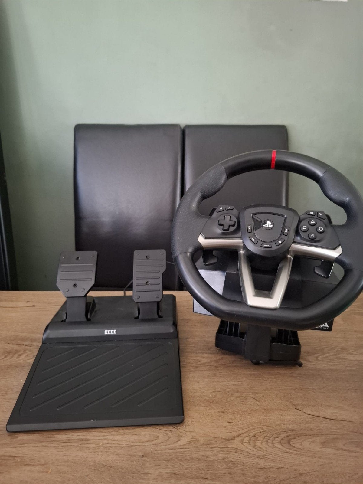 Hori - Apex Racestuur en Pedalen voor PlayStation, Spelcomputers en Games, Ophalen, Racestuur, Gebruikt, PlayStation