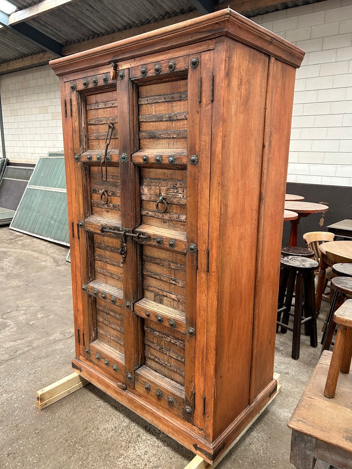 Unieke Oude Houten Kast met Authentieke Details, Ophalen