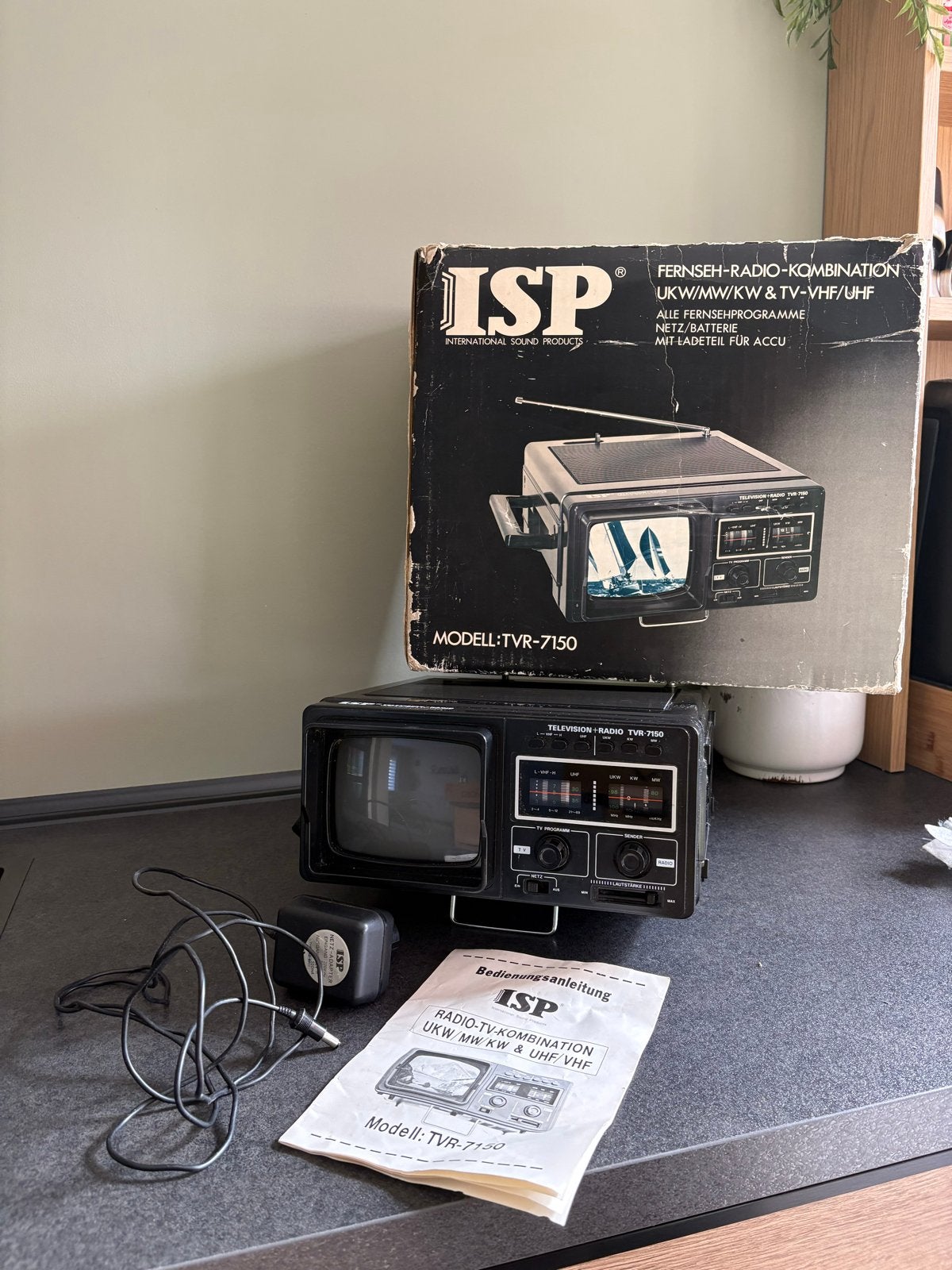 Vintage ISP TVR-7150 Radio-TV-Combinatie met Handleiding, Ophalen