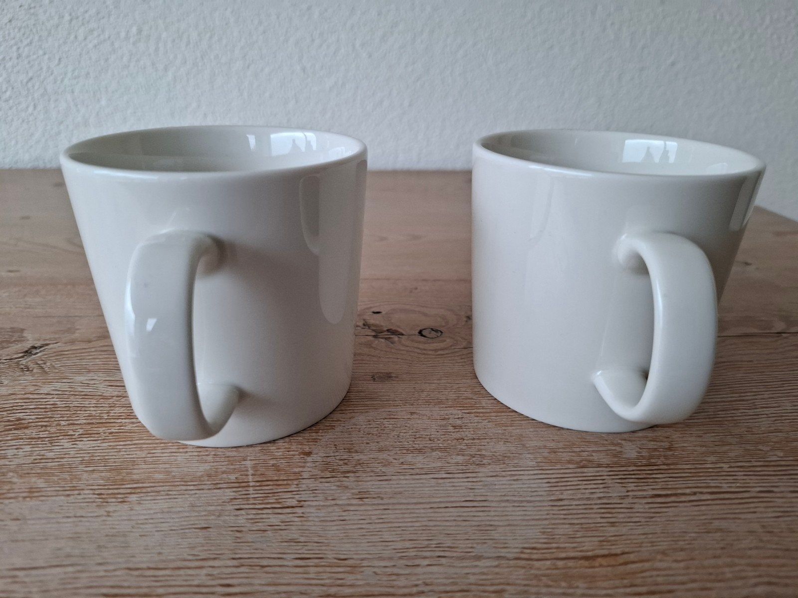 Twee Iittala Teema mokken - Wit, Overige typen, Ophalen of Verzenden, Zo goed als nieuw, Steen/keramiek