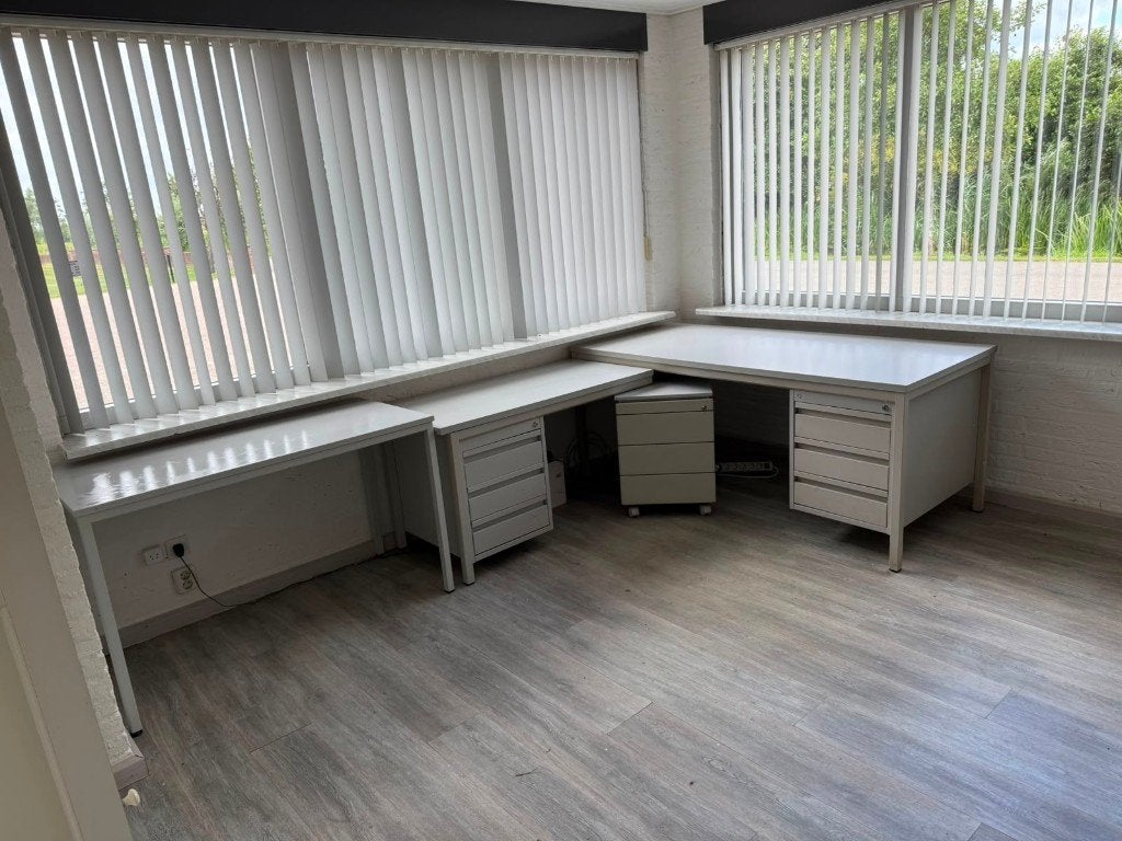 Hoekbureau met lades en opbergruimte, Huis en Inrichting, Ophalen, Gebruikt, Metaal, Hoekbureau