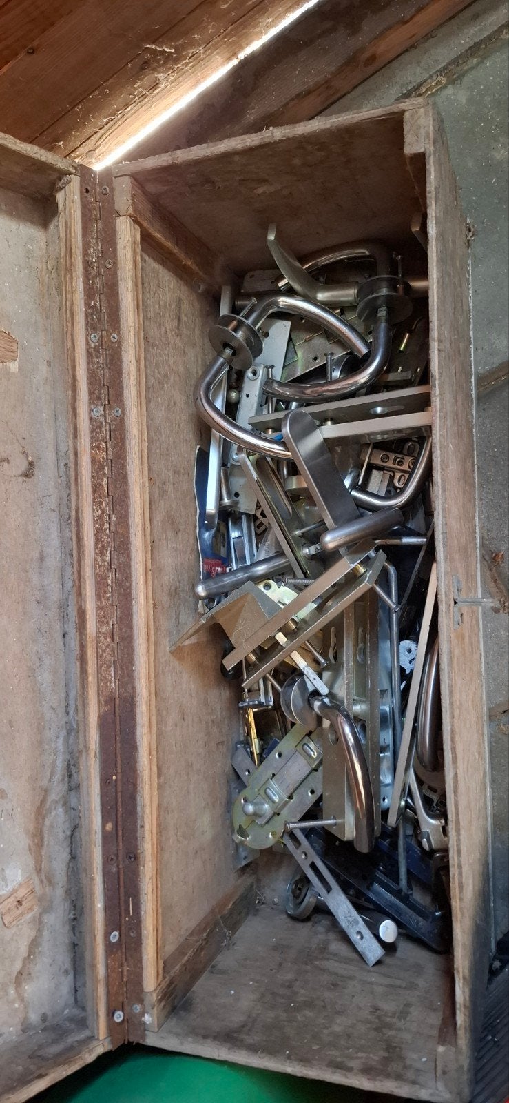 Partij diverse deurbeslag en sloten, Doe-het-zelf en Verbouw, Hang- en Sluitwerk, Ophalen