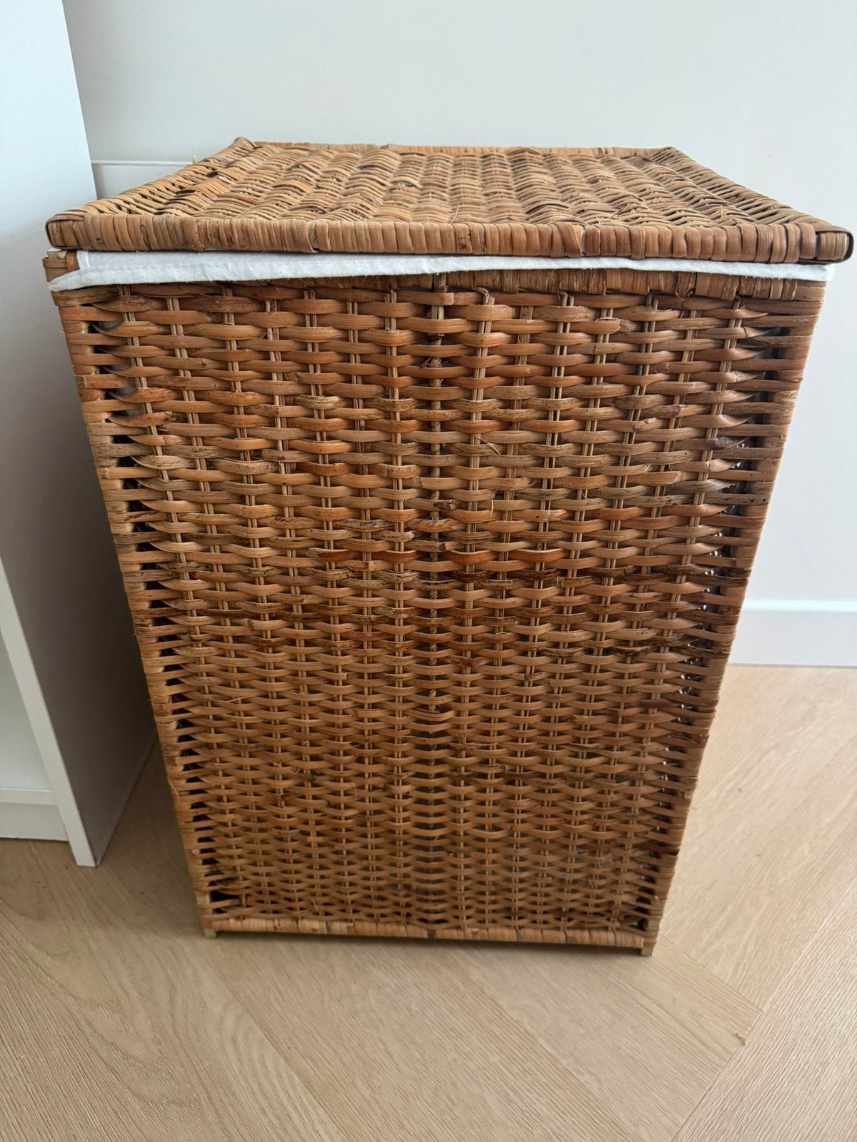 Ikea laundry basket / wasmand, Ophalen, Zo goed als nieuw, Wit