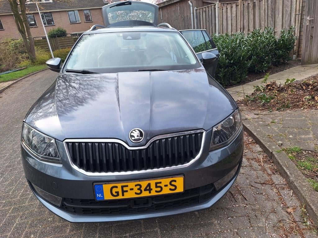 Skoda Octavia 2.0 TDI Combi 110KW DSG 2015 Grijs, 1272 kg, 680 kg, 4 cilinders, 23 km/l