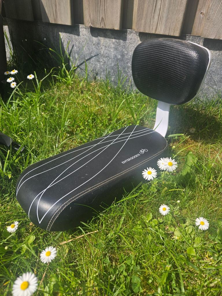 Eenvoudig fietsstoeltje/kussen met rugsteun, 15 t/m 25 kg, Achterzitje, Gebruikt, ENTERGOODS