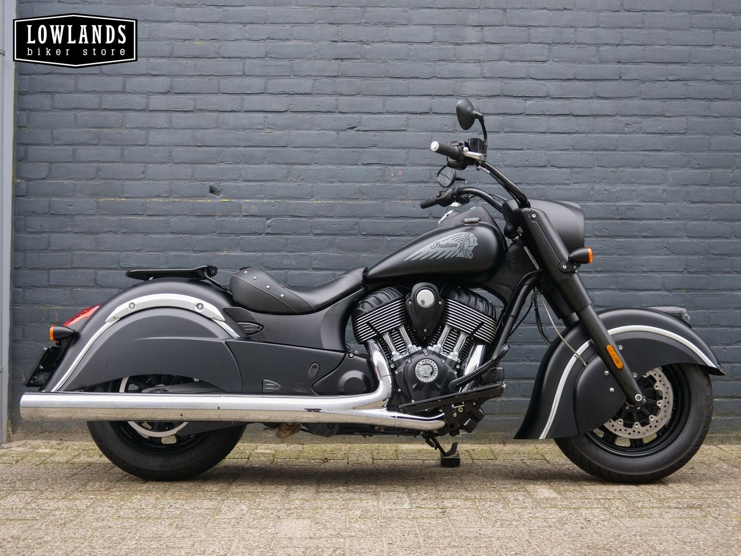 INDIAN MOTORCYCLE CHIEF DARK HORSE (bj 2017), Motoren, 2 cilinders, Chopper, Onbekend, 1811 cc