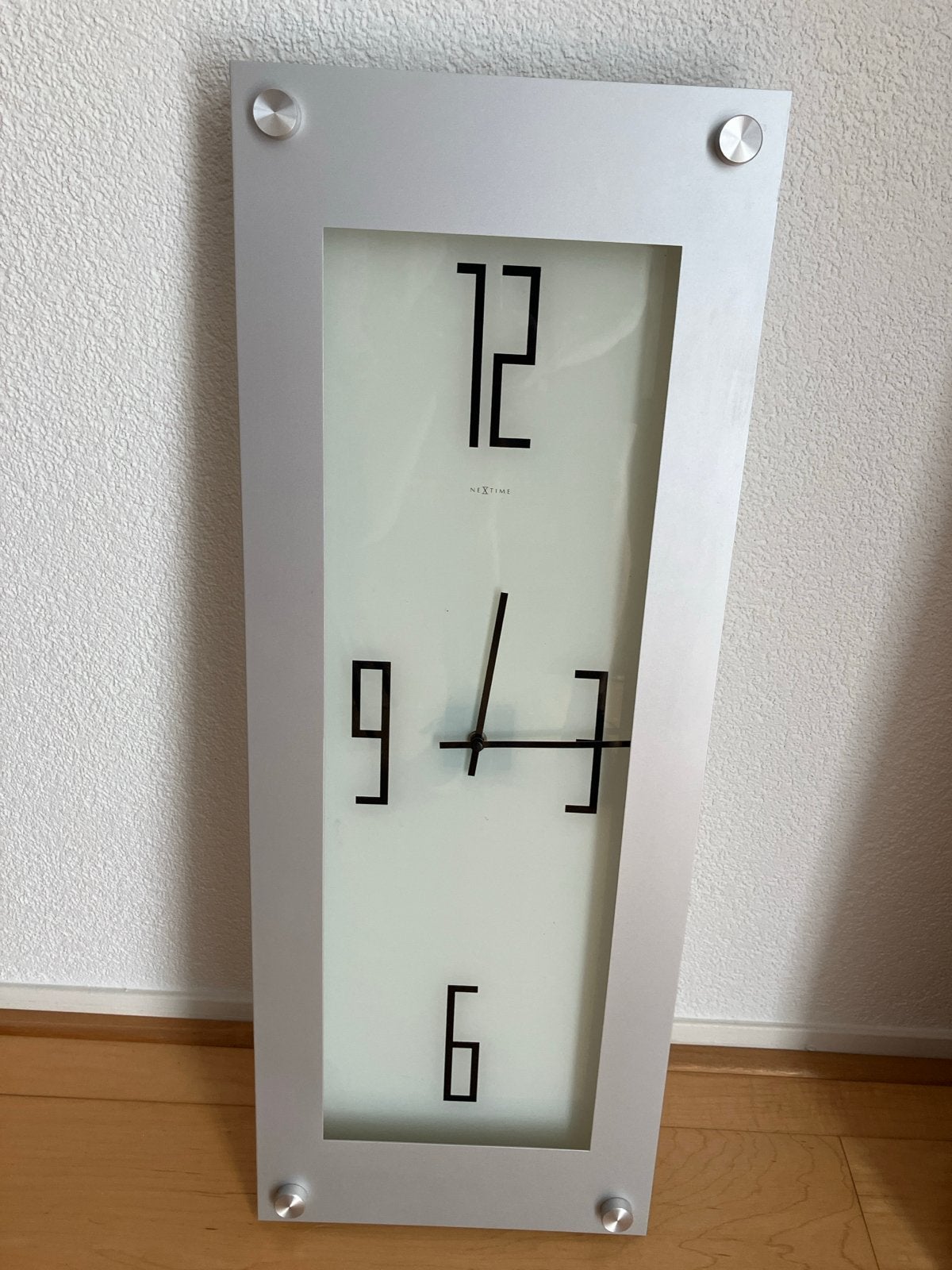 Moderne Nextime wandklok, zilverkleurig, analoog, Ophalen, Wandklok, Analoog, Zo goed als nieuw