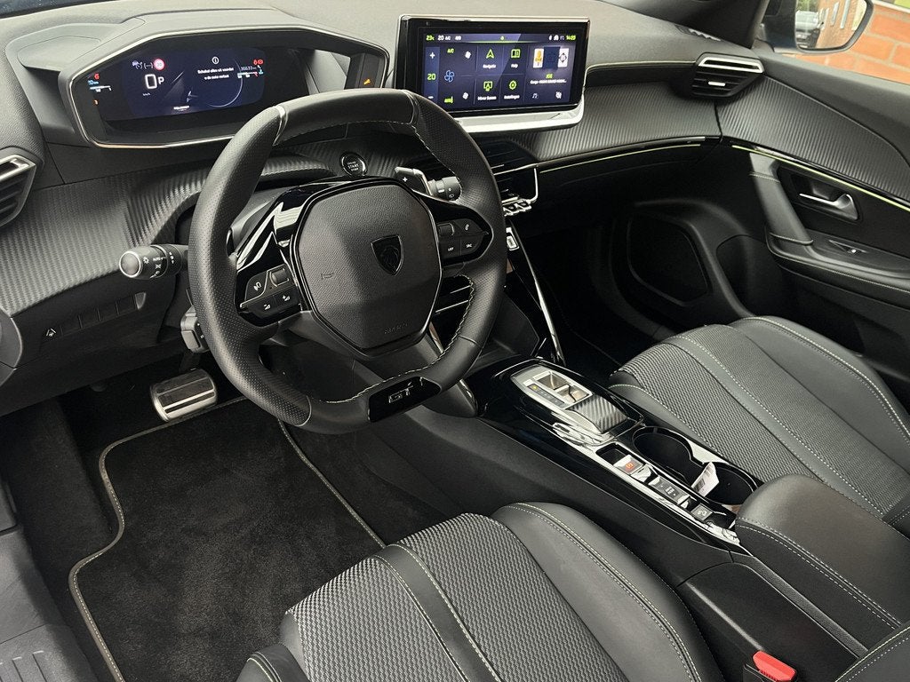 Peugeot 2008 PureTech 130 EAT8 GT | Automaat | Adaptive Crui, 12 maanden, Gebruikt, Zwart, 1199 cc