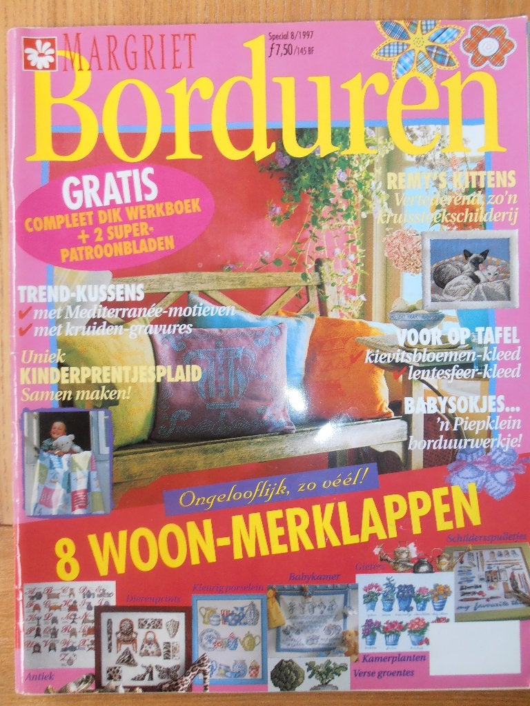 Margriet borduren augustus 1997 met 8 woon merklappen, Ophalen of Verzenden, Borduren en Naaien, Onbekend