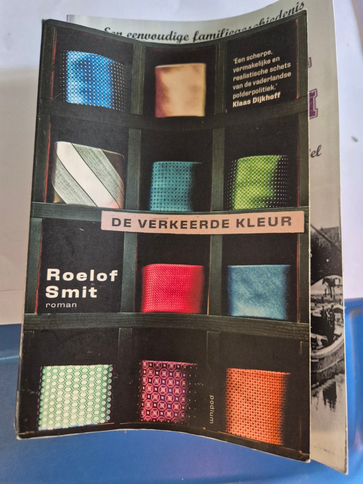 De Verkeerde Kleur - Roelof Smit (roman), Ophalen of Verzenden, Gelezen, Roelof Smit, Nederland