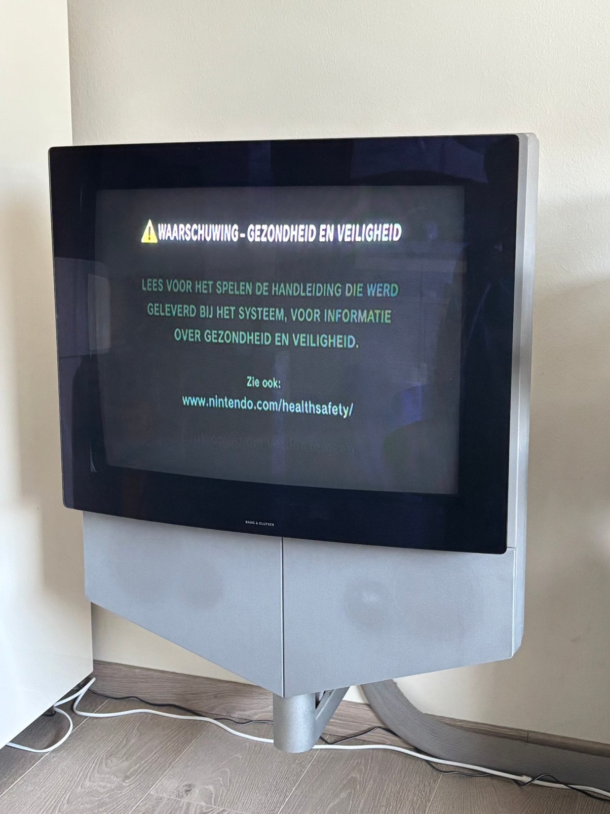 Bang & Olufsen BeoVision 1 TV met draaibare wandmontage, Ophalen, Overige merken