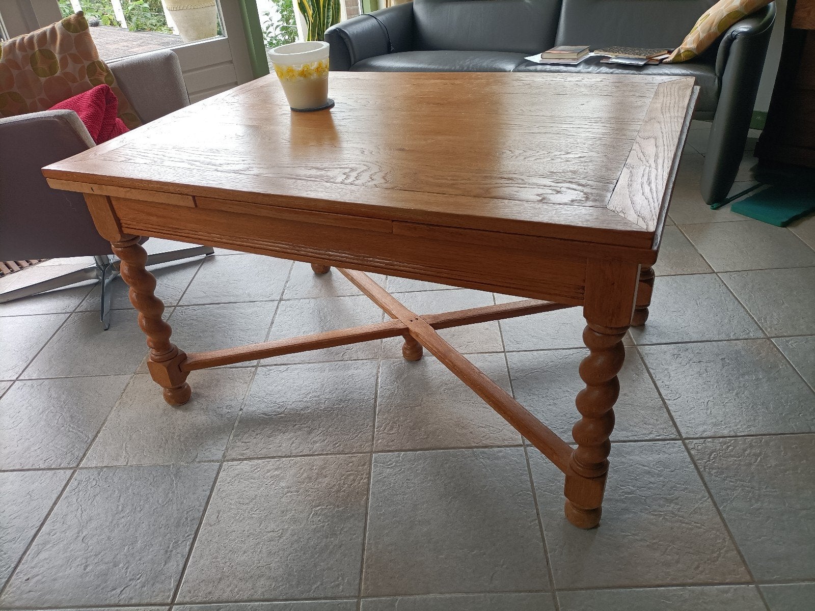Uitschuifbare eikenhouten salontafel met gedraaide poten, Antiek en Kunst, Ophalen