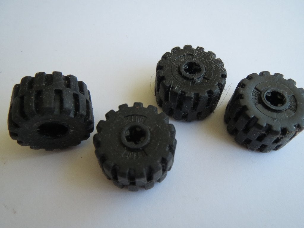 nr. 6497, Banden, 32193 Wheel Full Rubber Axlehole, Ophalen of Verzenden, Zo goed als nieuw, Complete set, Lego
