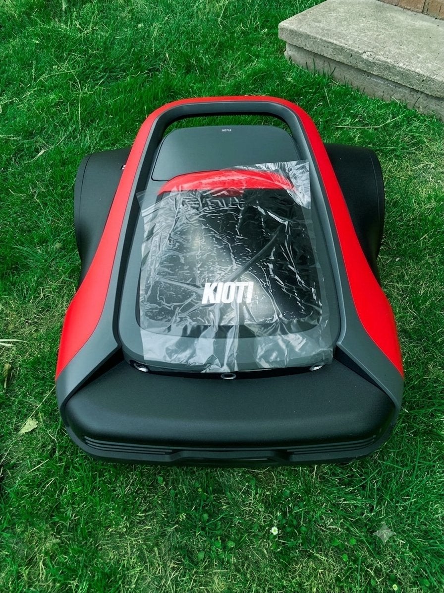 Kioti robotmaaier 3000m2  - Nieuw in doos, Ophalen, Nieuw, Minder dan 30 cm, Accu-grasmaaier