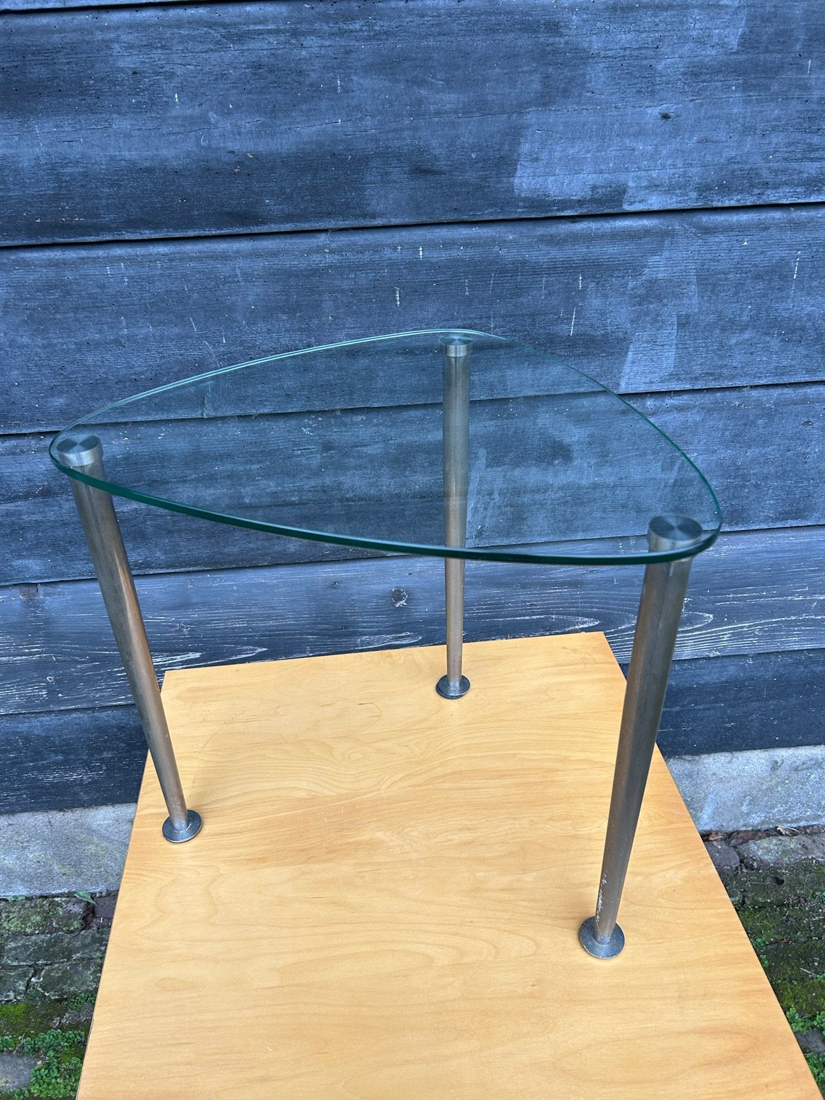 Glazen tafeltje met metalen poten, Huis en Inrichting, Minder dan 45 cm, Minder dan 55 cm, Gebruikt, Ophalen of Verzenden