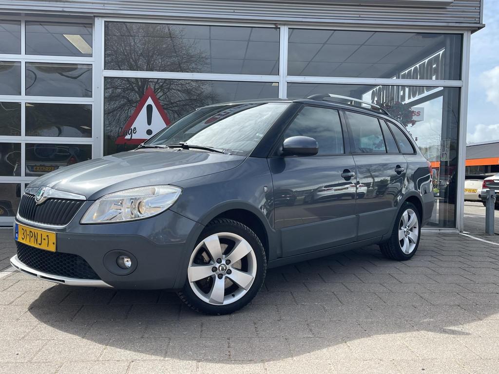 Skoda Fabia Combi 1.2 TSI Scout /Cruise/Navi/Trekhaak/Onderh, Auto's, Skoda, Voorwielaandrijving, Euro 5, 4 cilinders, Met garantie (alle)