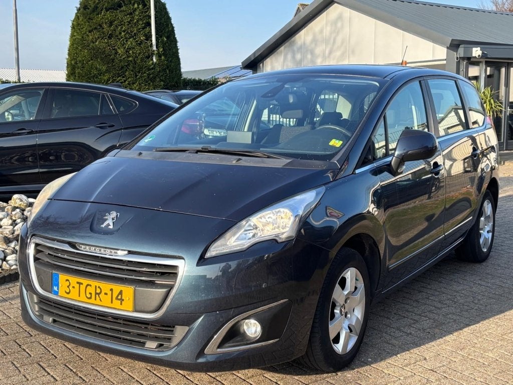 Peugeot 5008 1.6 Active 2014 Panodak Trekhaak Achteruitrijca, Auto's, Euro 5, 4 cilinders, 157 pk, Handgeschakeld