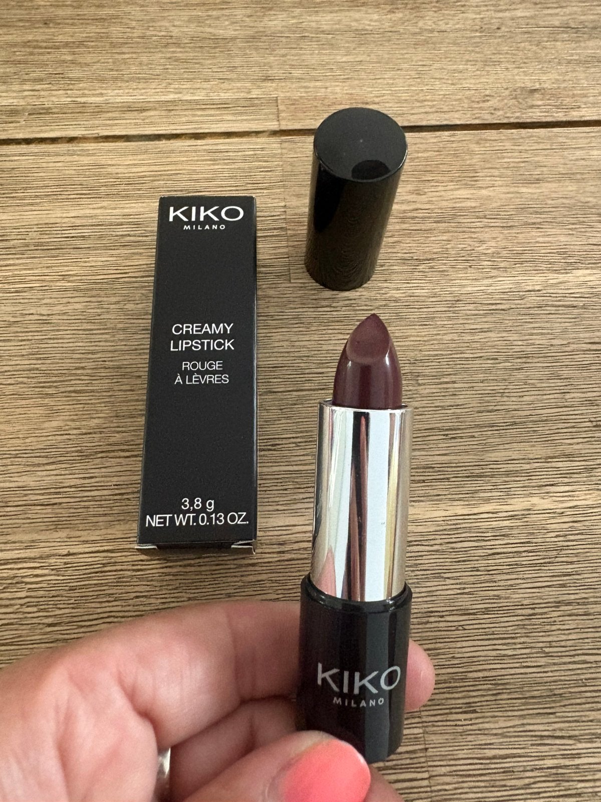 KIKO Milano creamy lipstick - 05 bordeauxrood, Lippen, Nieuw, Ophalen of Verzenden, Make-up