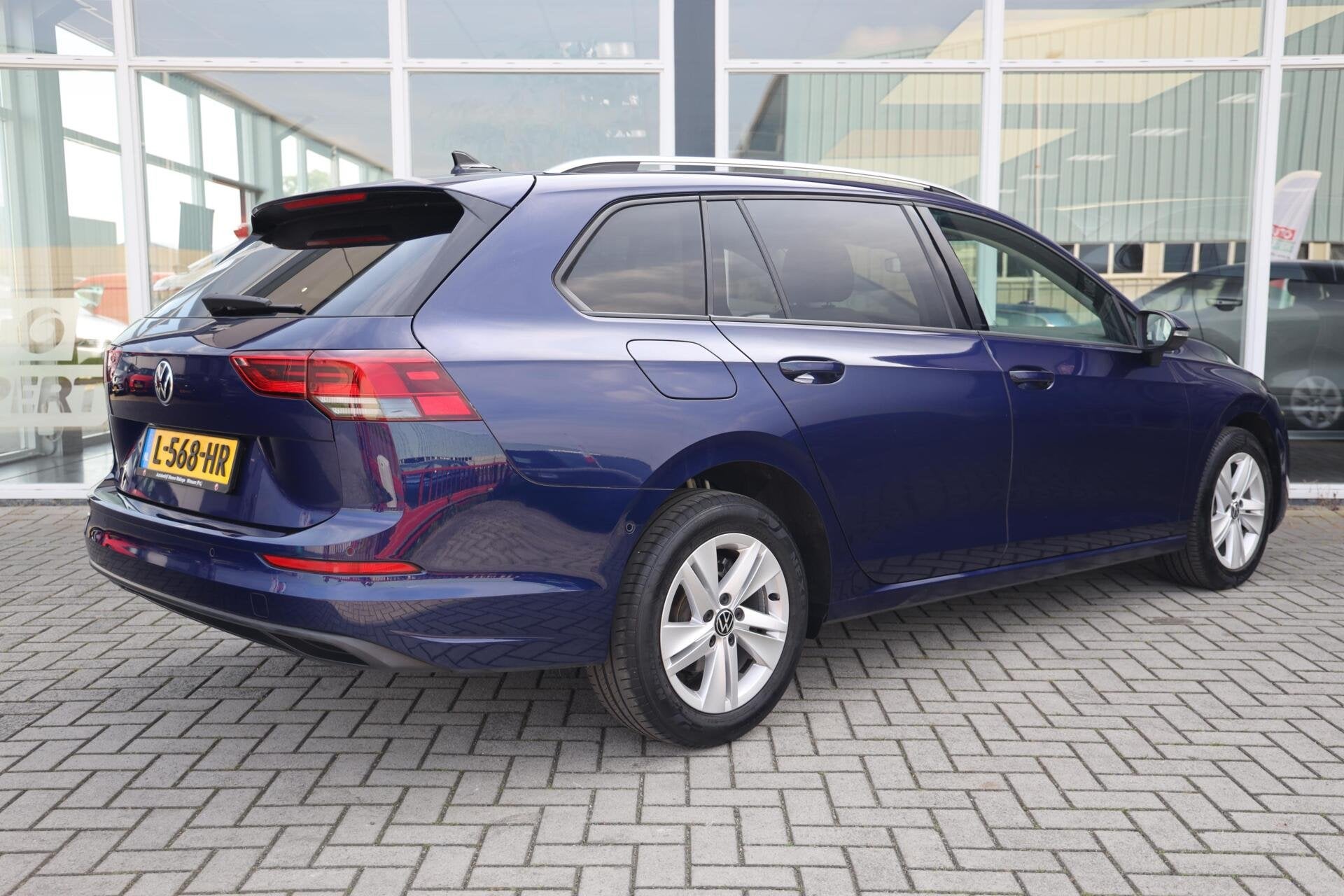 Volkswagen Golf Variant 1.0 eTSI Life Business|Automaat|LED|, Gebruikt, Blauw, Origineel Nederlands, 19 km/l